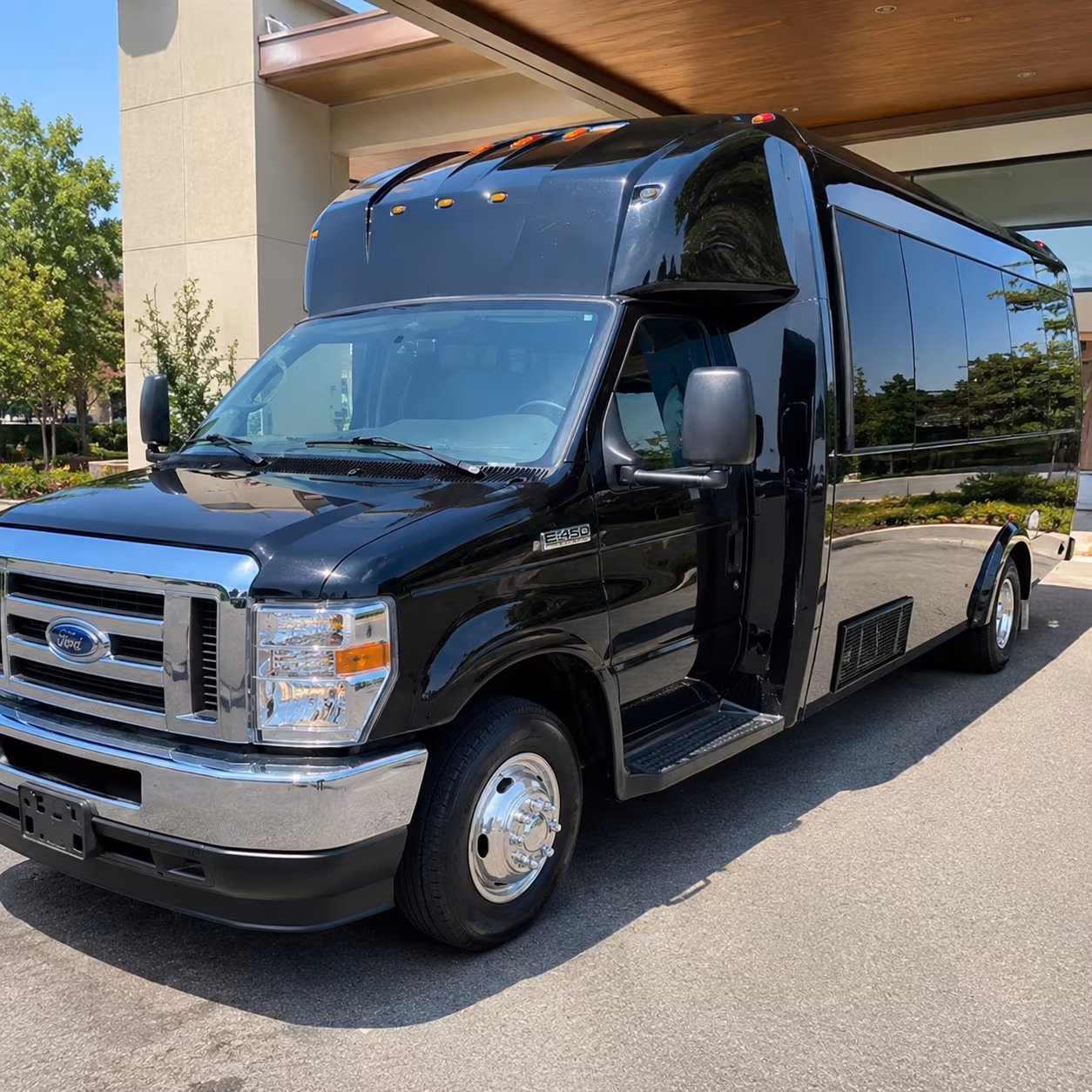 Davie Birthday, Sweet 16, & Quinceañera Transportation onboard seating