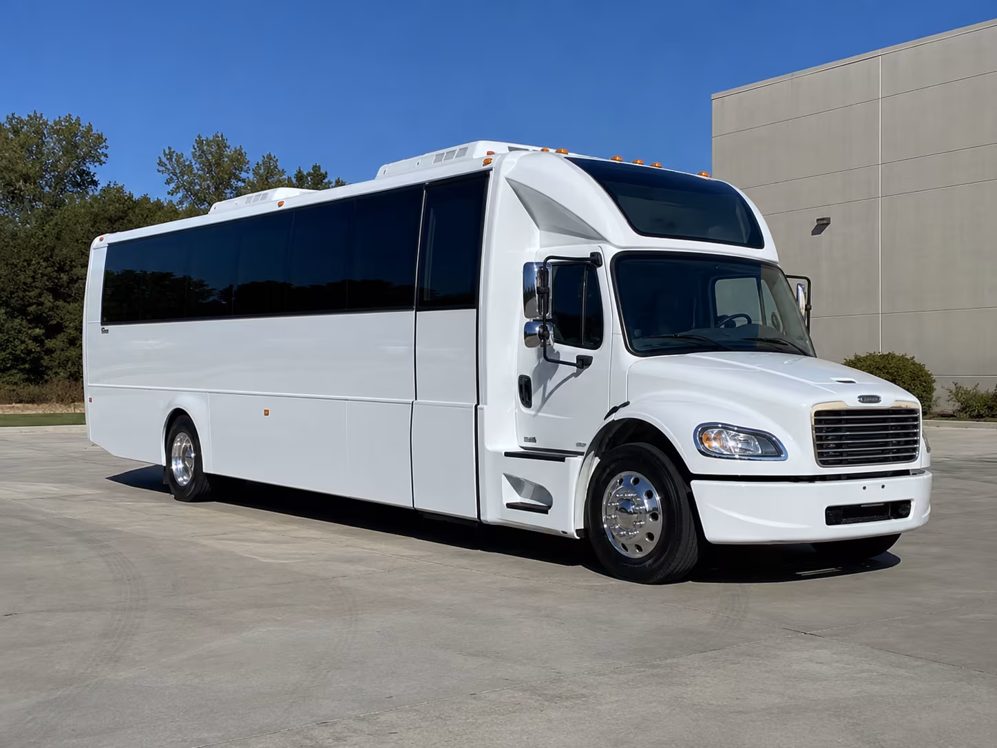 Davie Winery Tour & Pub Crawl Transportation party bus exterior
