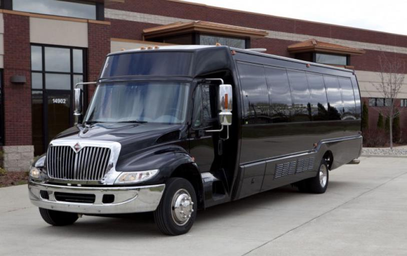 Hollywood 35 Passenger Party Bus